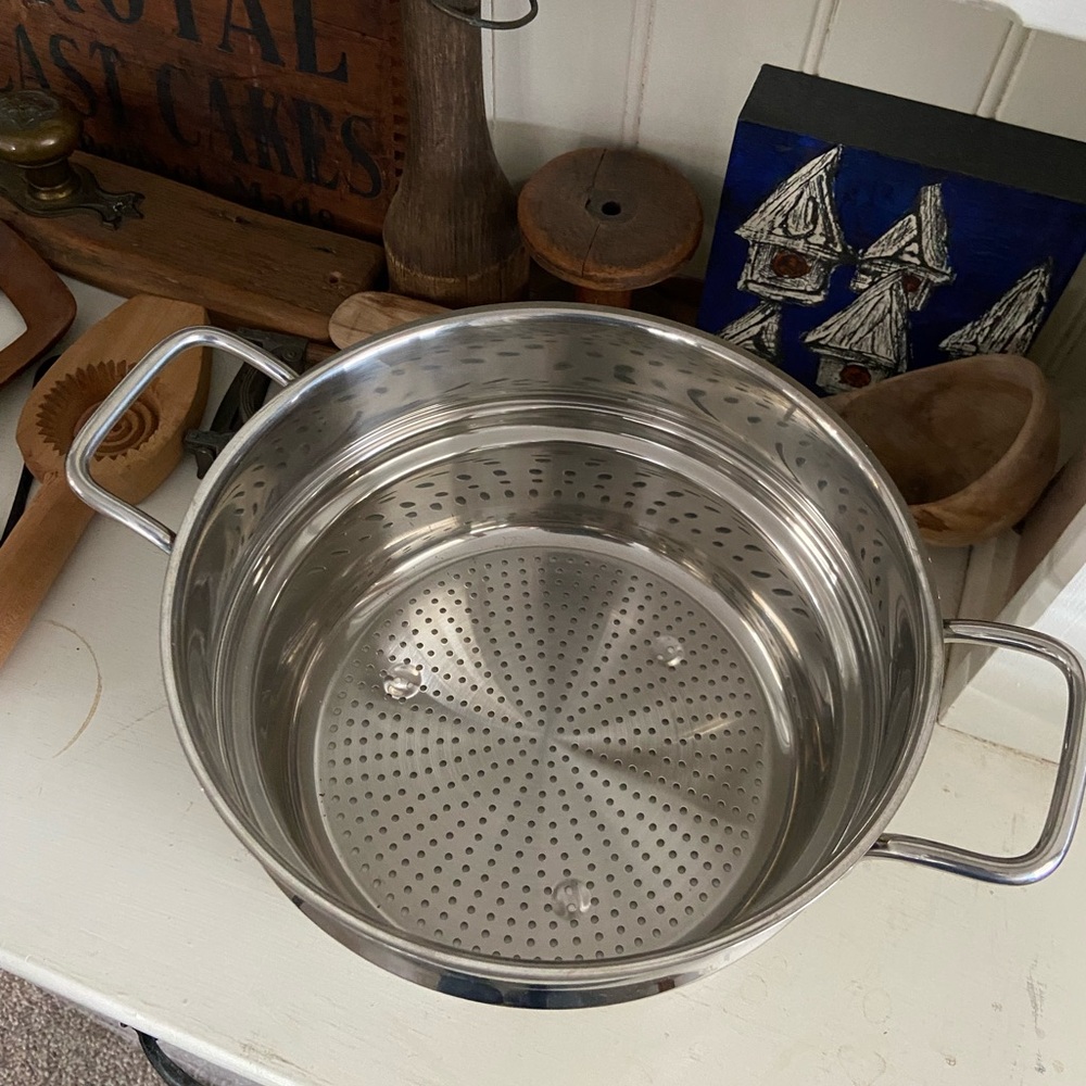 WMF - Picture 2 of 4